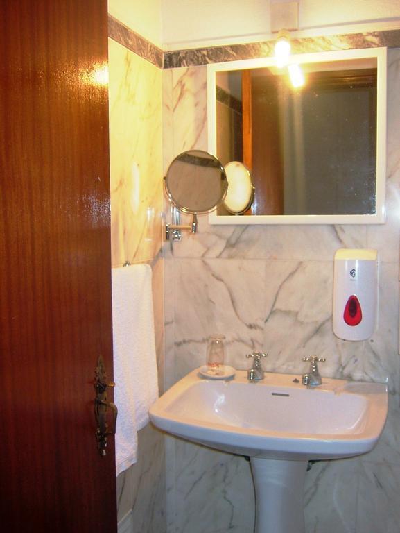Alentejano Low Cost Hotel Estremoz Værelse billede
