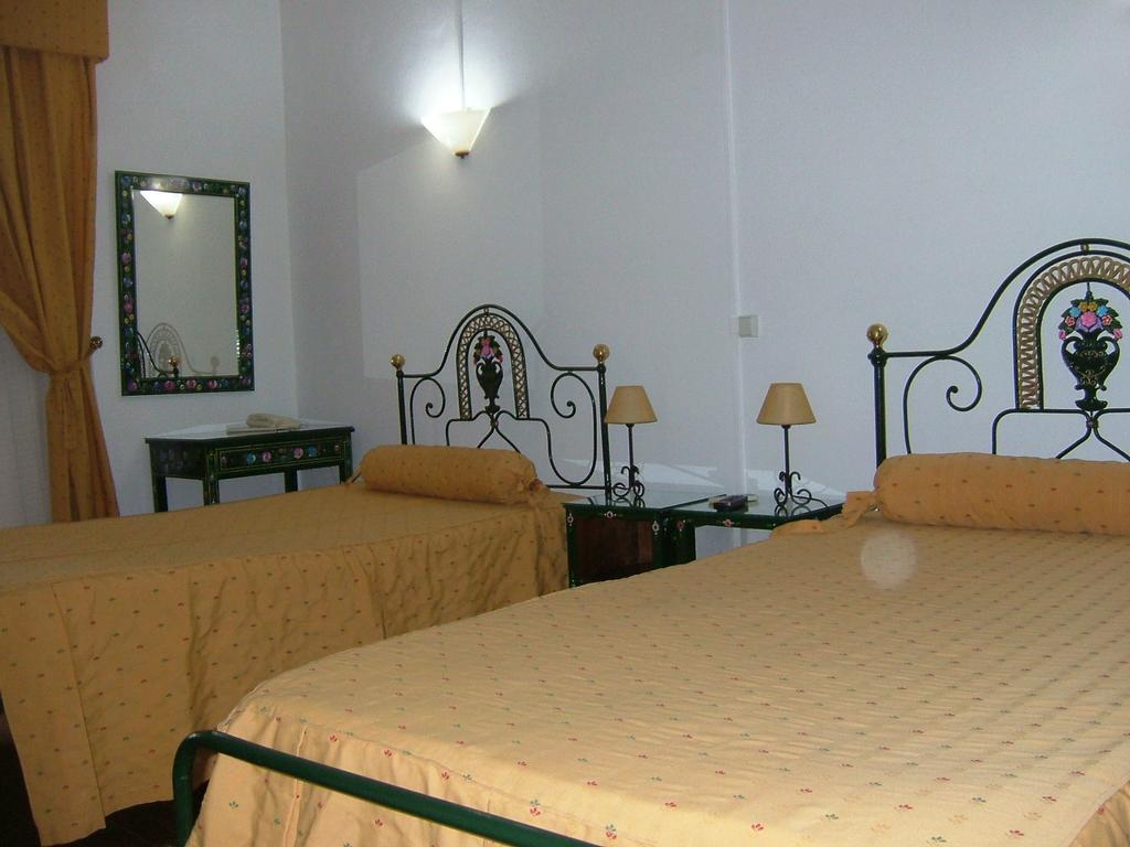 Alentejano Low Cost Hotel Estremoz Værelse billede