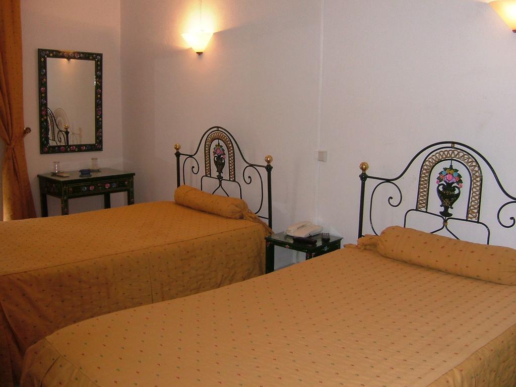 Alentejano Low Cost Hotel Estremoz Værelse billede