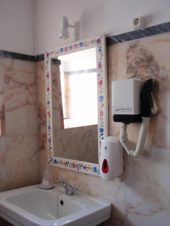 Alentejano Low Cost Hotel Estremoz Værelse billede